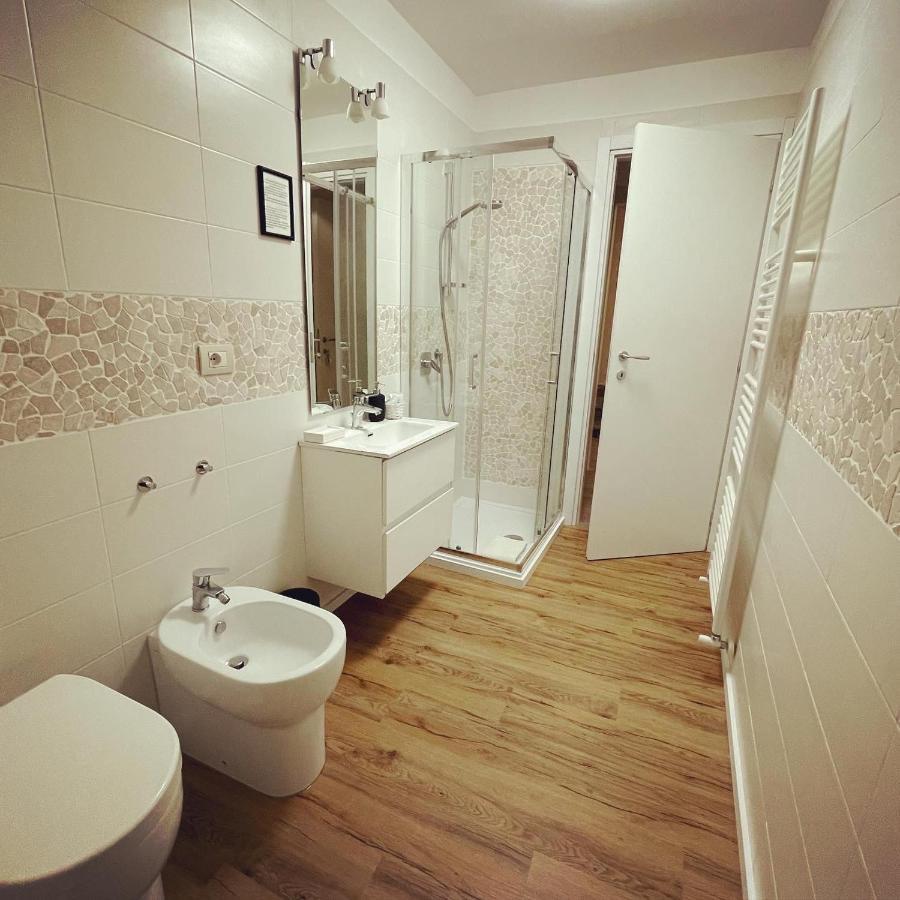 211 Underground Hotell Viareggio Exteriör bild