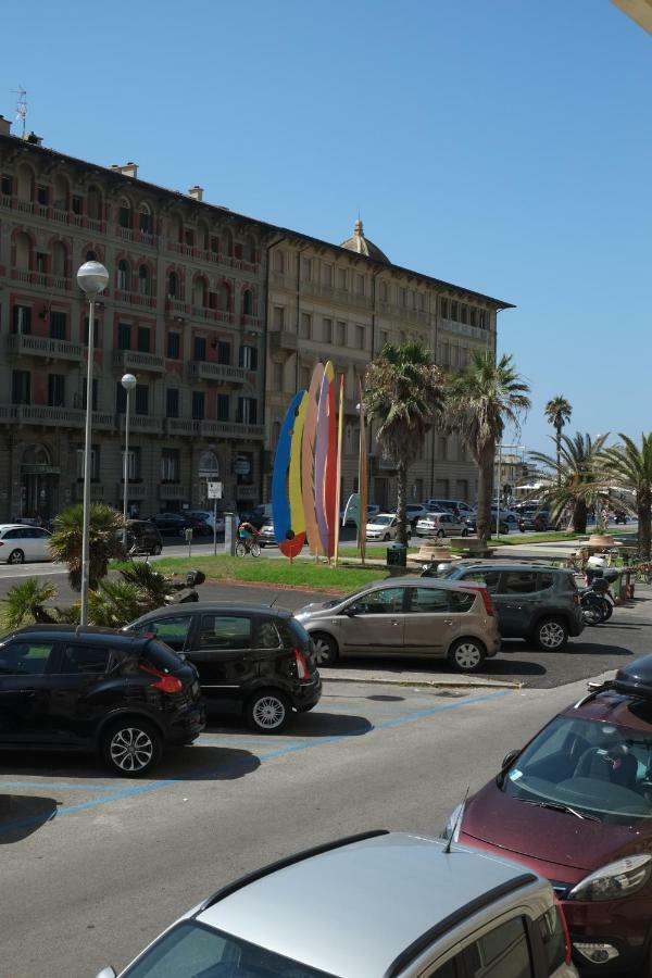 211 Underground Hotell Viareggio Exteriör bild
